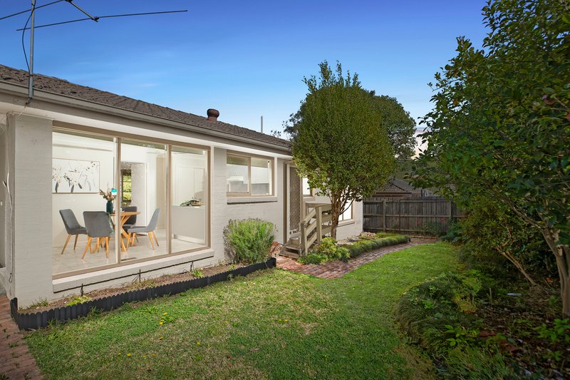 Photo - 2/26 Oliver Street, Ringwood VIC 3134 - Image 13