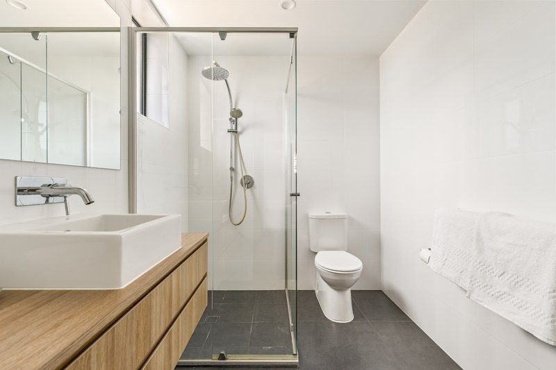 Photo - 2/26 Paton Street, Kangaroo Point QLD 4169 - Image 7