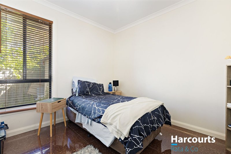 Photo - 2/26 Plowman Court, Epping VIC 3076 - Image 5