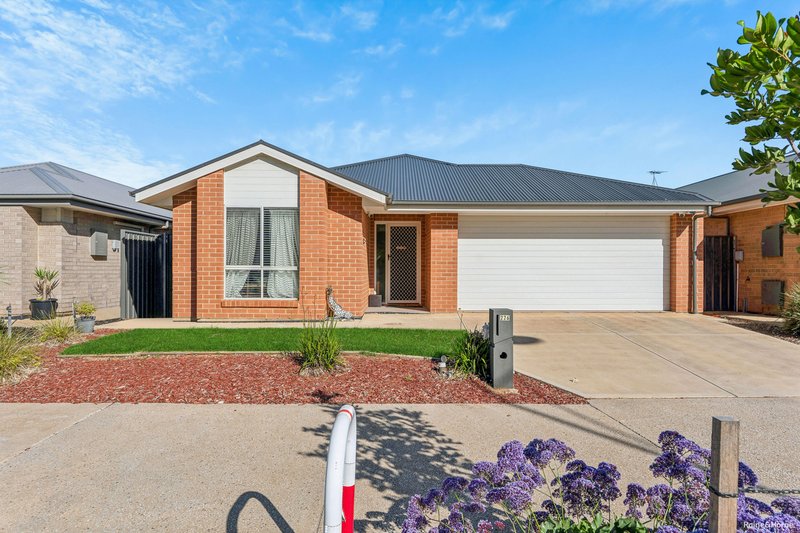 226 President Avenue, Andrews Farm SA 5114