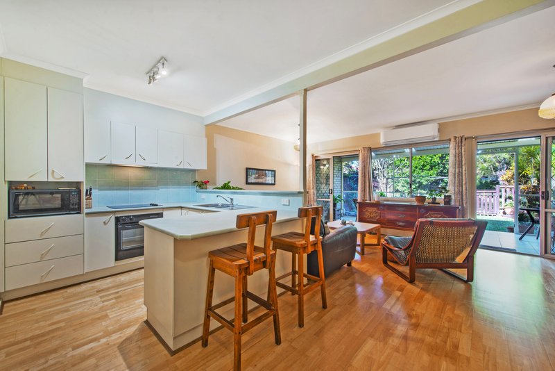 Photo - 2/26 Vespa Crescent, Surfers Paradise QLD 4217 - Image 5