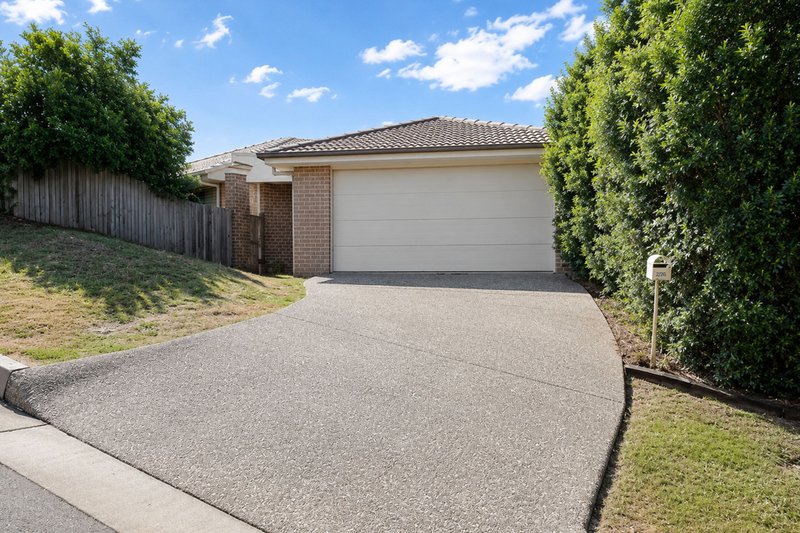 Photo - 2/26 Winchester Crescent, Pimpama QLD 4209 - Image 2