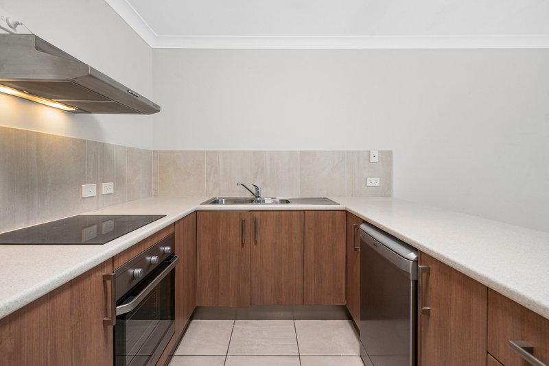 Photo - 2/26 Winchester Crescent, Pimpama QLD 4209 - Image 6