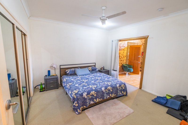 Photo - 2/260 Quay Street, Rockhampton City QLD 4700 - Image 6