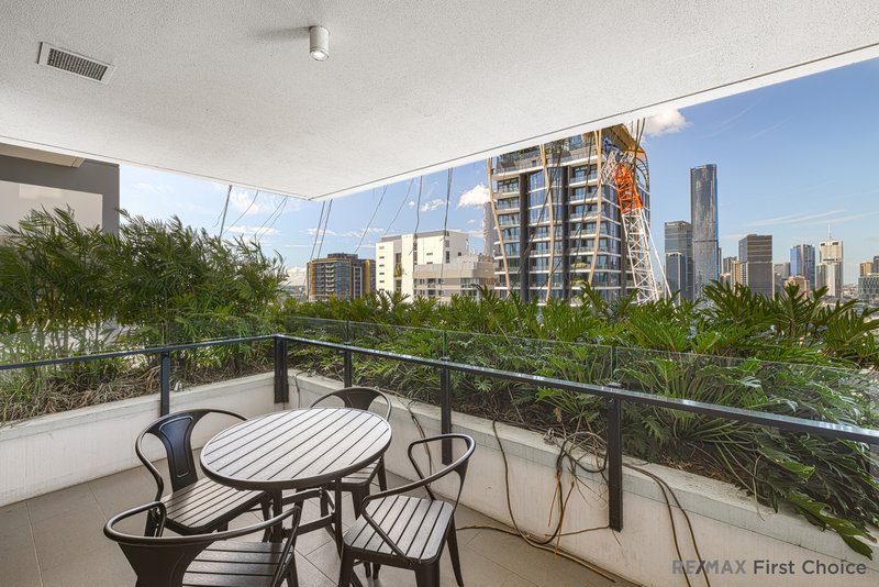 Photo - 22601/28 Merivale Street, South Brisbane QLD 4101 - Image 9