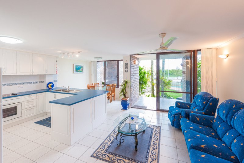 Photo - 2/265 Bradman Avenue, Maroochydore QLD 4558 - Image 2