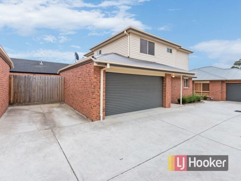 Photo - 2/27-33 Coral Drive, Hampton Park VIC 3976 - Image 12