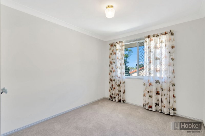 Photo - 2/27 Ashbourne Terrace, Biggera Waters QLD 4216 - Image 9