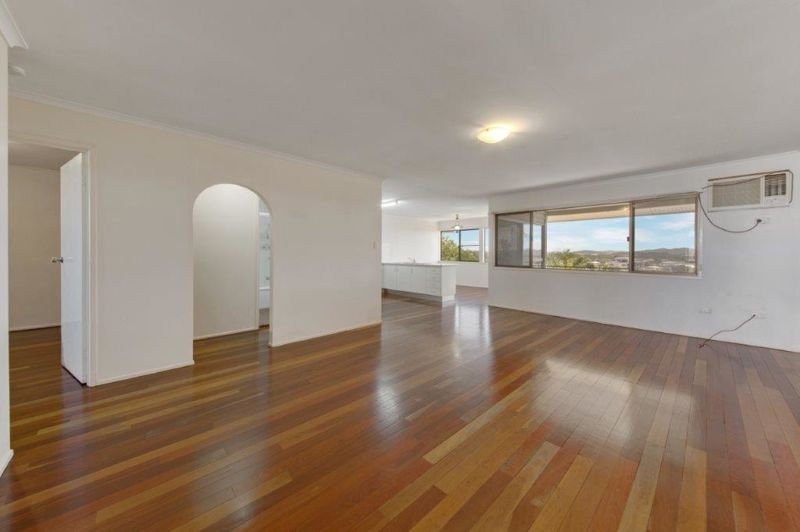 Photo - 2/27 Auckland Street, Gladstone Central QLD 4680 - Image 5