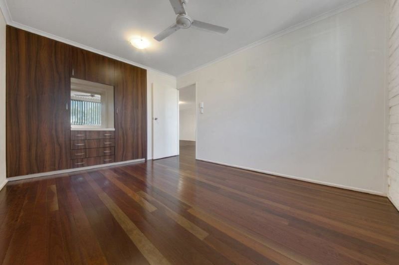 Photo - 2/27 Auckland Street, Gladstone Central QLD 4680 - Image 9