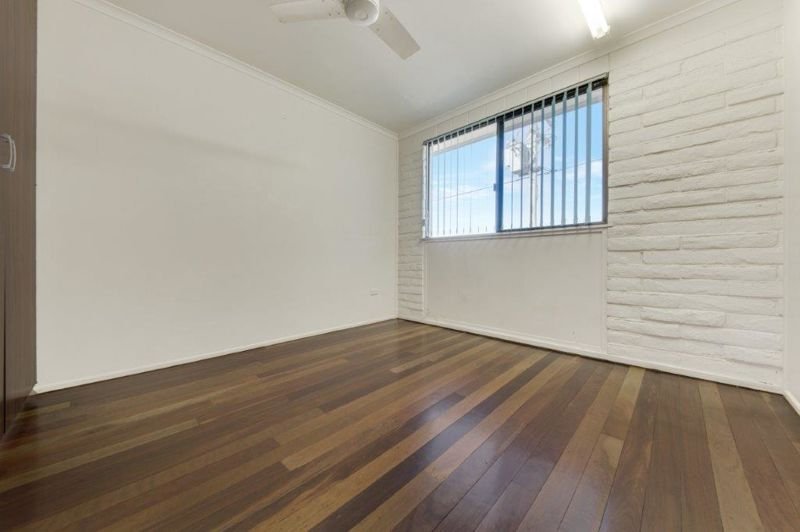 Photo - 2/27 Auckland Street, Gladstone Central QLD 4680 - Image 10