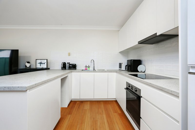 Photo - 2/27 Ballandella Road, Toongabbie NSW 2146 - Image 3
