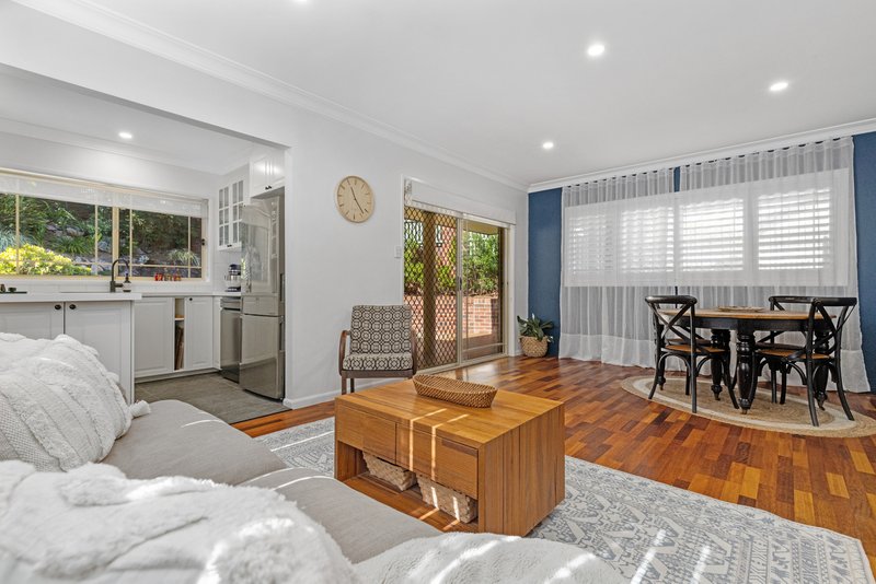 Photo - 2/27 Belmore Road, Peakhurst NSW 2210 - Image 2