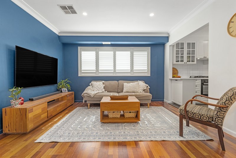 Photo - 2/27 Belmore Road, Peakhurst NSW 2210 - Image 5