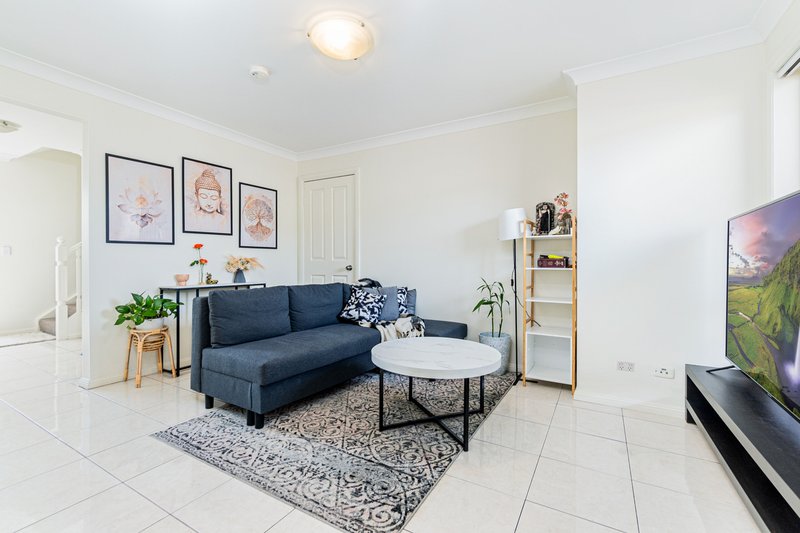 Photo - 2/27 Brisbane Street, Oxley Park NSW 2760 - Image 3