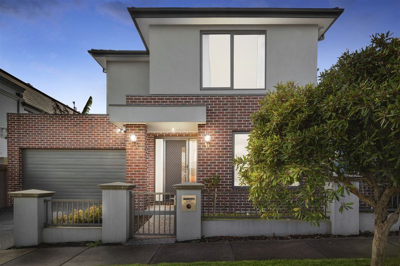 2/27 Clivejay Street, Glen Waverley VIC 3150