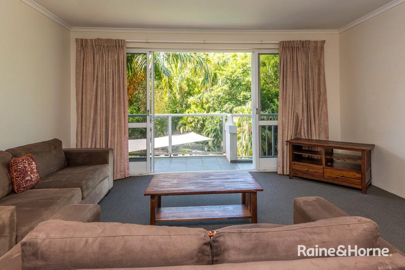 Photo - 227 Coral Coast Drive, Palm Cove QLD 4879 - Image 2