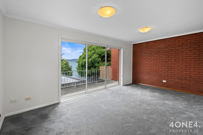 Photo - 2/27 Cross Street, New Town TAS 7008 - Image 2