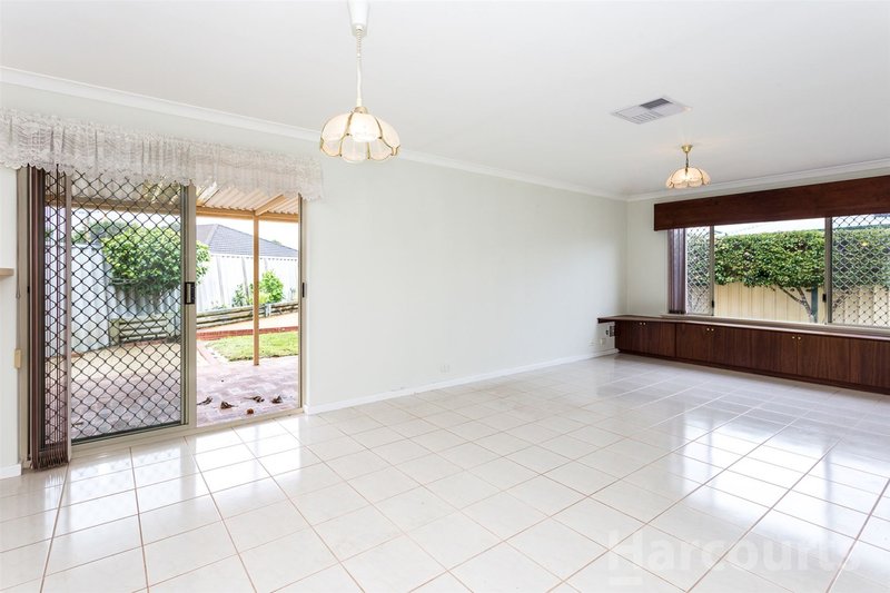 Photo - 2/27 Erica Street, Coodanup WA 6210 - Image 4