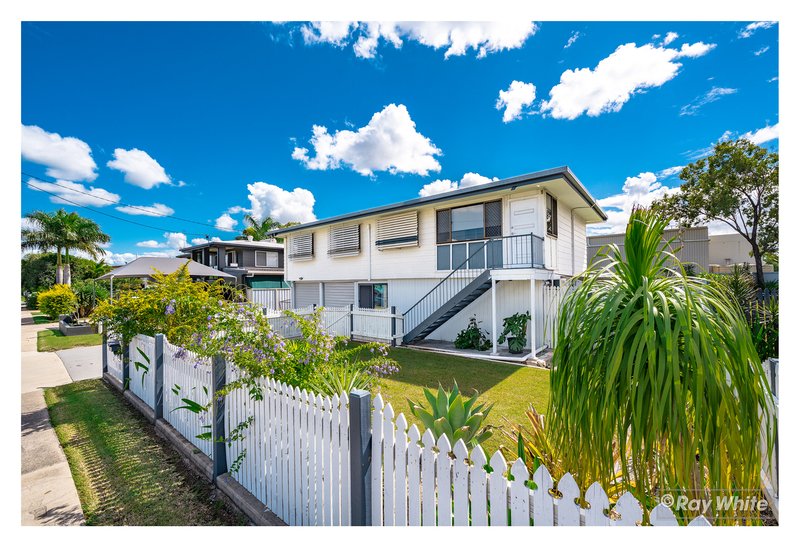 Photo - 227 Farm Street, Kawana QLD 4701 - Image 2