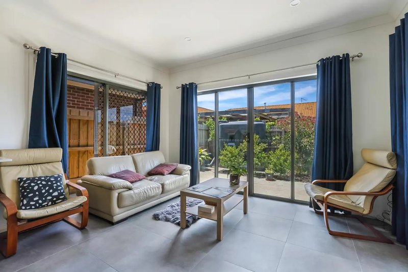 Photo - 2/27 Geach Street, Dallas VIC 3047 - Image 2