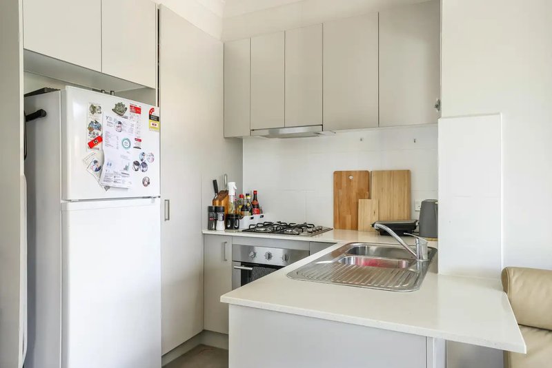 Photo - 2/27 Geach Street, Dallas VIC 3047 - Image 4