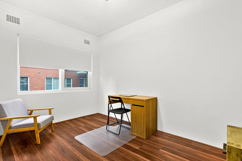 Photo - 2/27 Gloucester Road, Hurstville NSW 2220 - Image 5