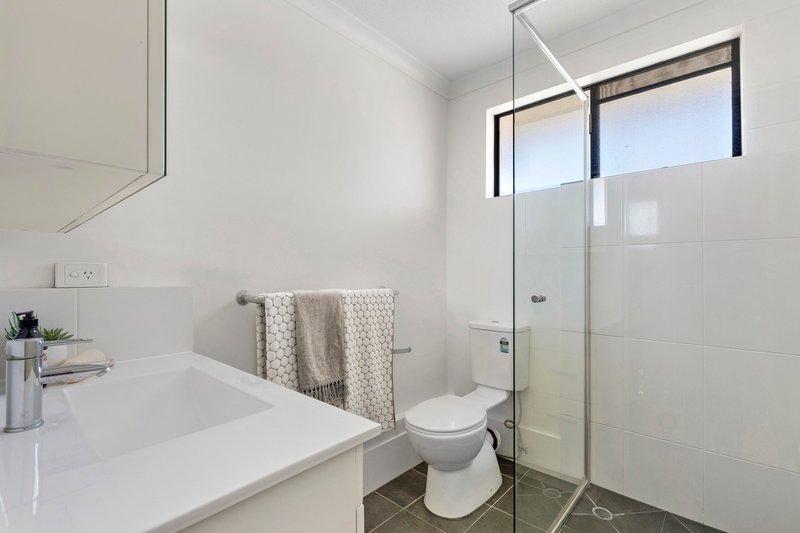 Photo - 2/27 Hamley Street, Wooloowin QLD 4030 - Image 7