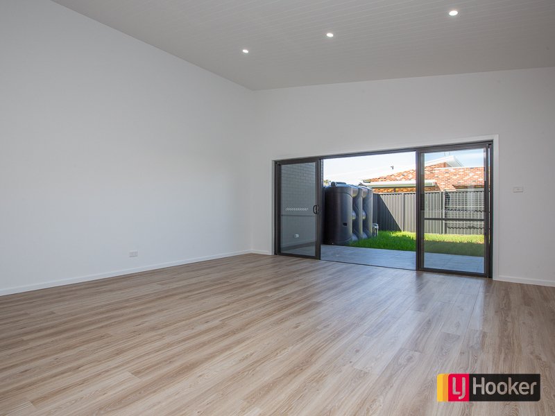 Photo - 2/27 Hilda Lane, South Tamworth NSW 2340 - Image 8