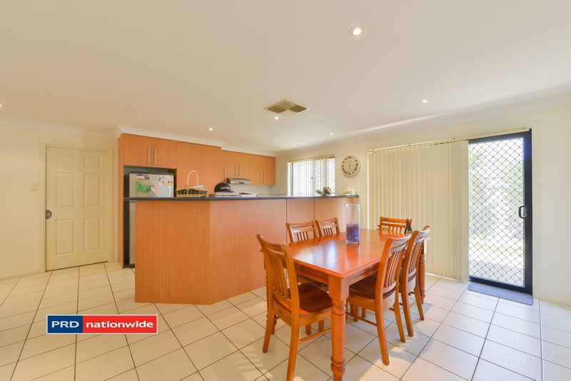 Photo - 2/27 Karwin Street, Tamworth NSW 2340 - Image 5