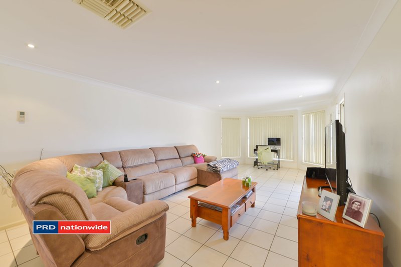 Photo - 2/27 Karwin Street, Tamworth NSW 2340 - Image 9