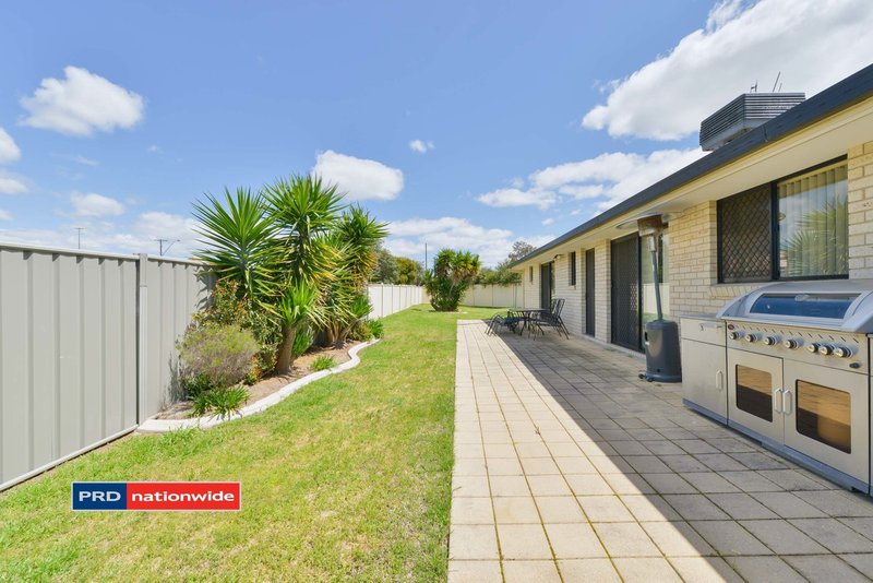 Photo - 2/27 Karwin Street, Tamworth NSW 2340 - Image 12