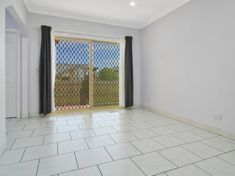 Photo - 2/27 Larbert Road, Noble Park VIC 3174 - Image 6