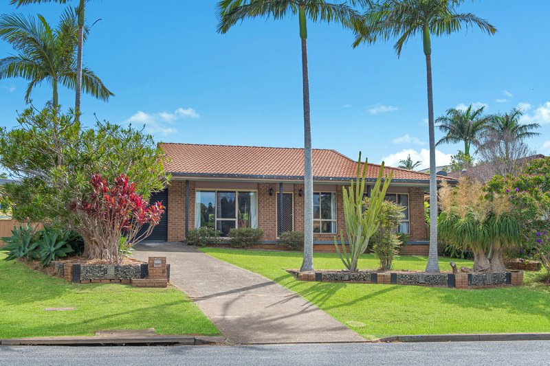 Photo - 227 Matthew Flinders Drive, Port Macquarie NSW 2444 - Image 2