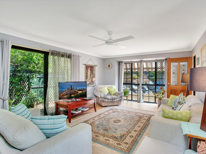 Photo - 2/27 Paddington Drive, Carrara QLD 4211 - Image 1