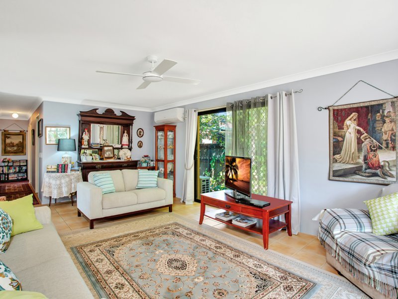 Photo - 2/27 Paddington Drive, Carrara QLD 4211 - Image 2