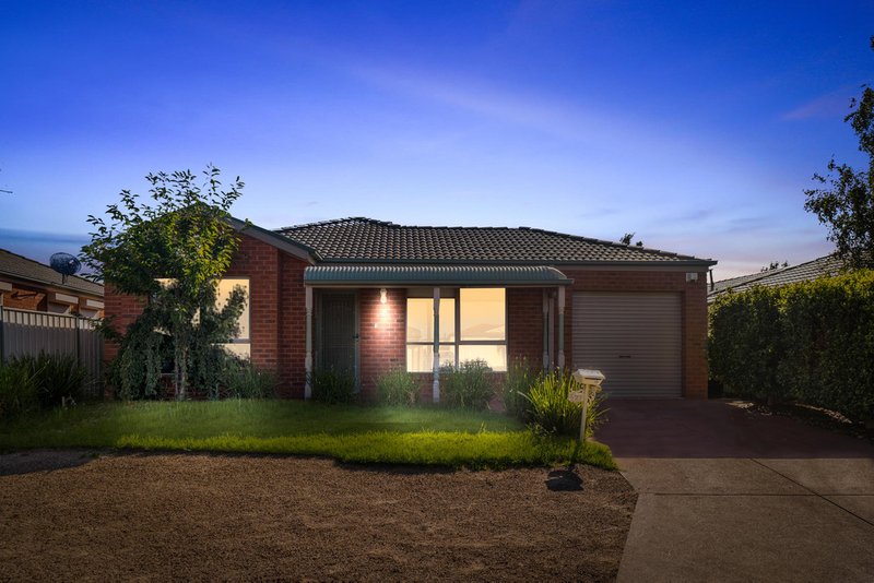 2/27 Pimelea Way, Hillside VIC 3037