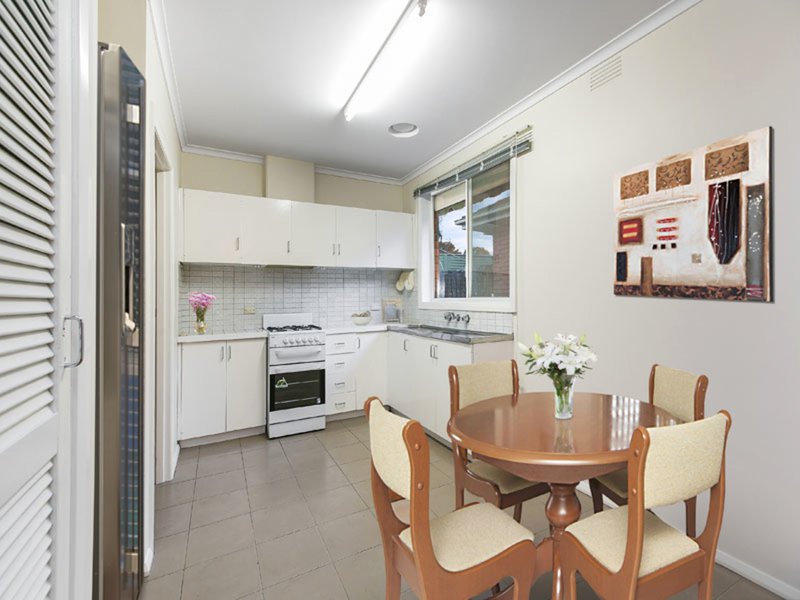 Photo - 2/27 Plummer Road, Mentone VIC 3194 - Image 3