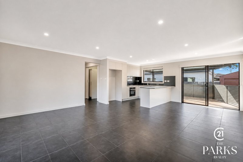 Photo - 227 Prairievale Road, Bossley Park NSW 2176 - Image 2
