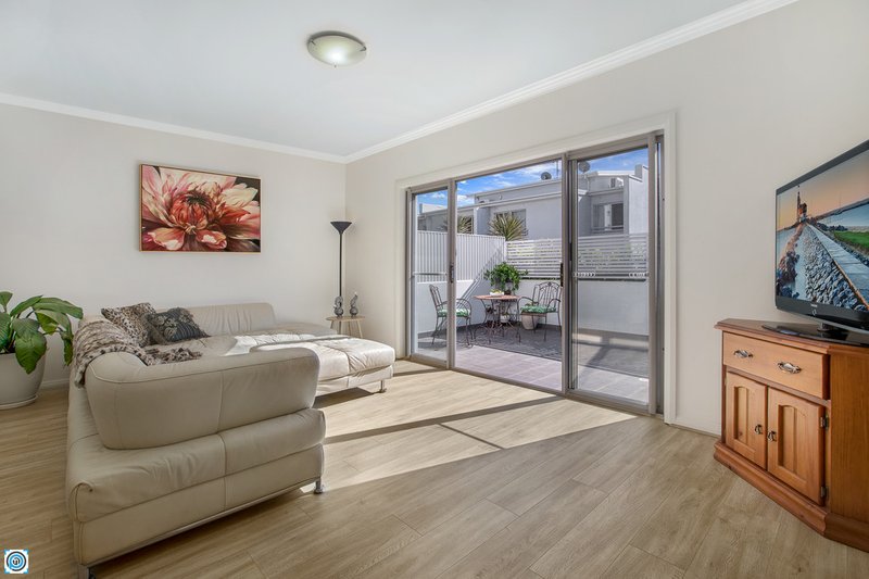 2/27 Rawlinson Avenue, Wollongong NSW 2500