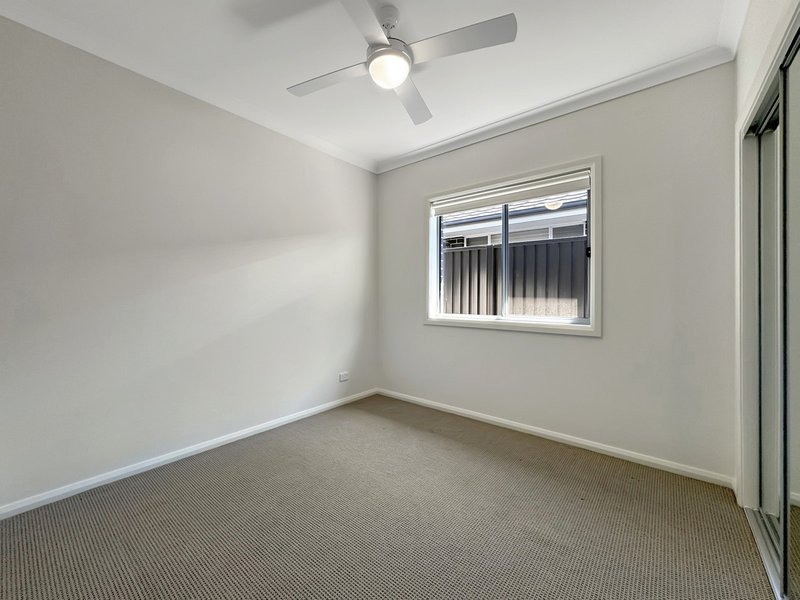 Photo - 2/27 Roebuck Street, Goulburn NSW 2580 - Image 6