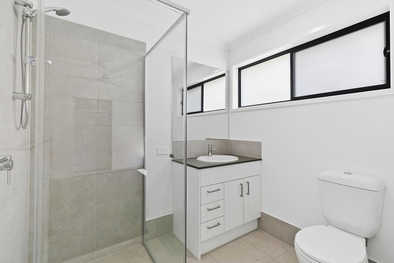 Photo - 2/27 Tranquility Boulevard, Morayfield QLD 4506 - Image 5