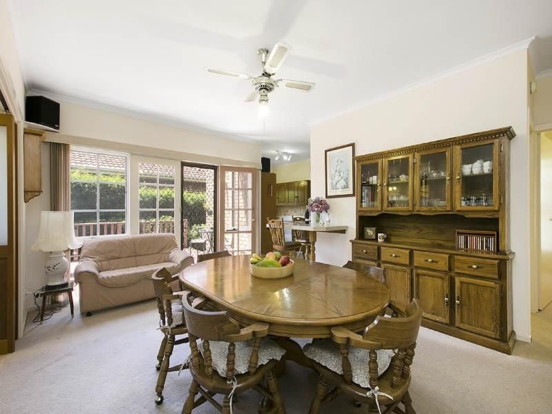 Photo - 2/27 Turner Avenue, Glen Huntly VIC 3163 - Image 3