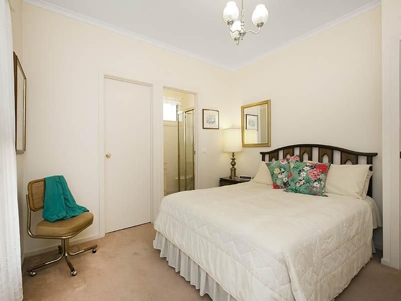 Photo - 2/27 Turner Avenue, Glen Huntly VIC 3163 - Image 6