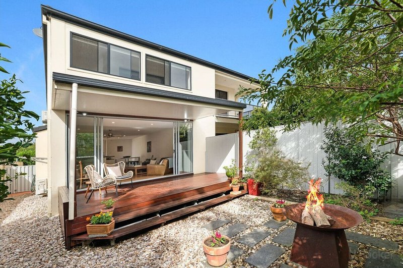 Photo - 2/27 Victor Avenue, Paradise Point QLD 4216 - Image 1