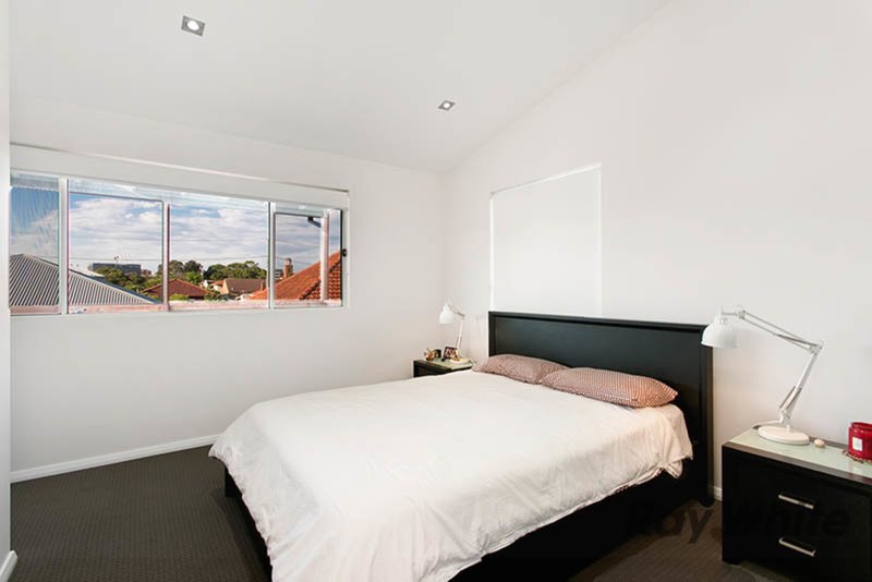 Photo - 2/27 West Street, Wollongong NSW 2500 - Image 7