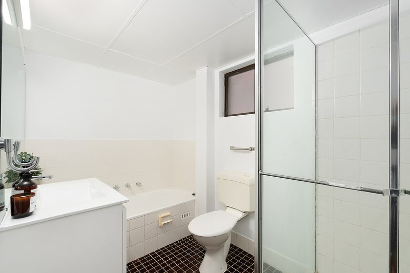 Photo - 2/27 Willison Road, Carlton NSW 2218 - Image 6