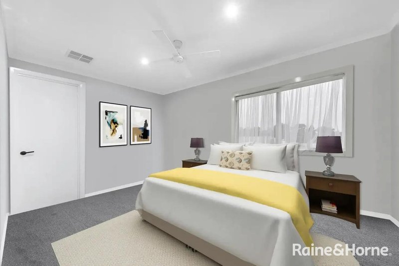 Photo - 2/271 Mitchells Lane, Sunbury VIC 3429 - Image 7