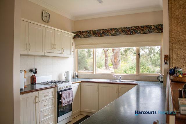 Photo - 2271 Winnejup Road, Mayanup WA 6244 - Image 7