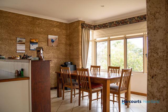 Photo - 2271 Winnejup Road, Mayanup WA 6244 - Image 10